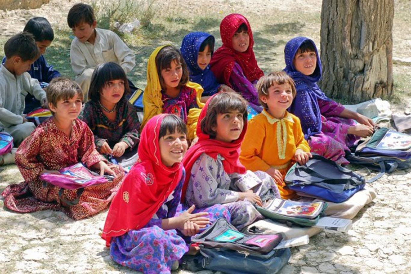 Afganistan’da çocukların yarısı okula gidemiyor